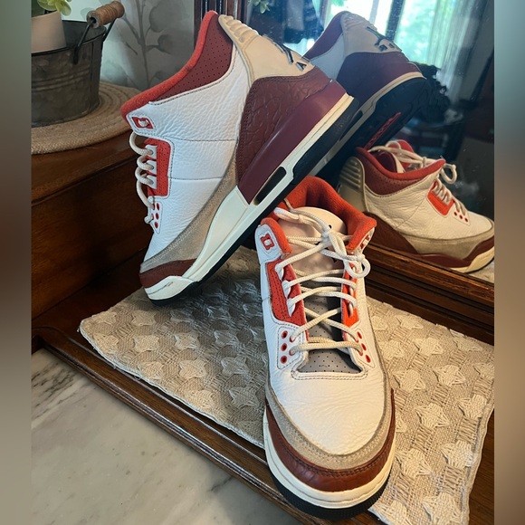 AIR JORDAN 3 Classic Retro SE Streetwear Athletic Sneakers Mars Stone Kids 5.5Y - Picture 1 of 7